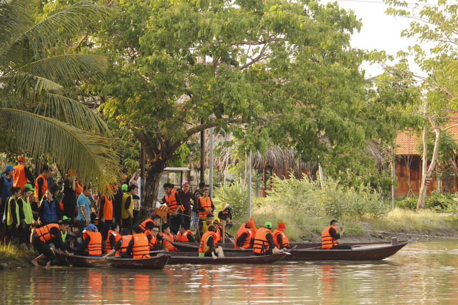 BƠI XUỒNG ĐẠP VỊT